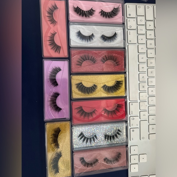 Eyelashes 10 pairs in total, brand new in the box. - Picture 1 of 4